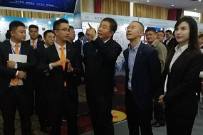  國(guó)家檔案局副局長(zhǎng)、中央檔案館副館長(zhǎng)付華同志親臨永亨北京展會(huì)現(xiàn)場(chǎng)指導(dǎo)工作
