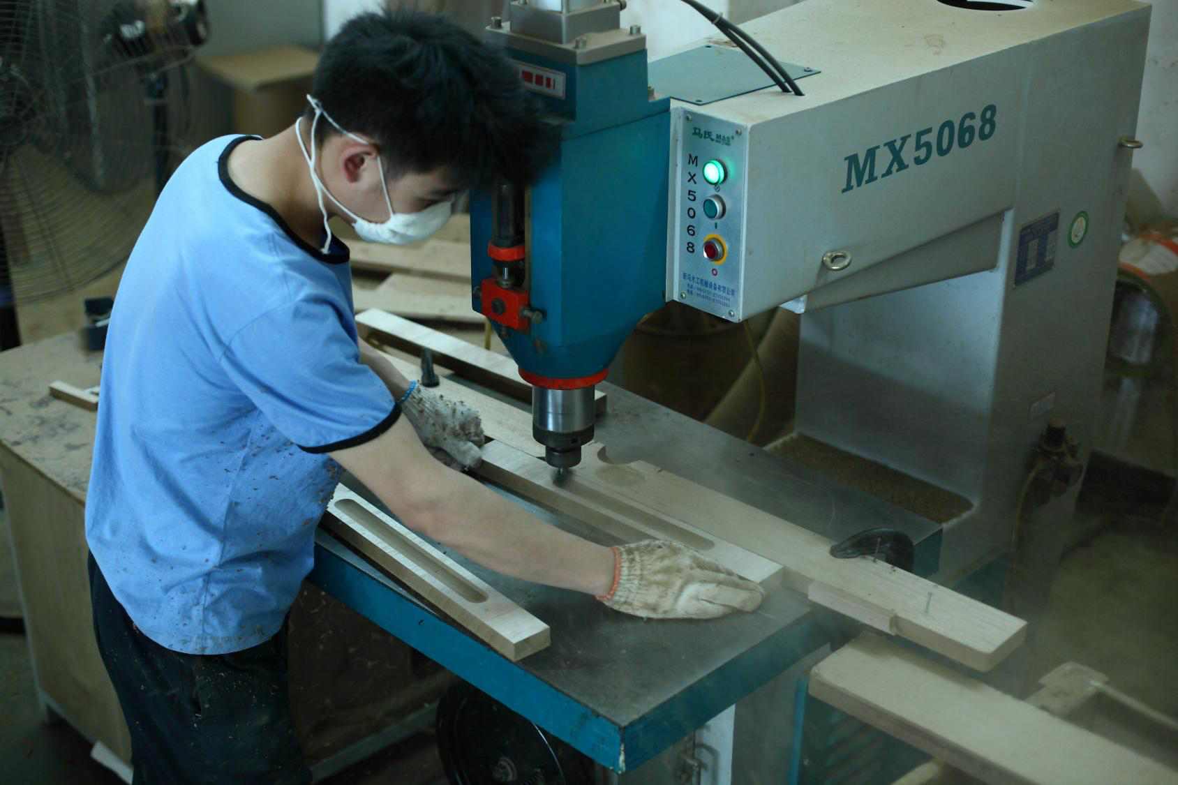 辦公家具生產(chǎn)機(jī)加工工藝流程質(zhì)量要求及注意事項(xiàng)
