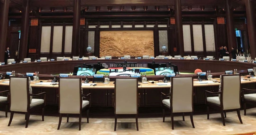 圓桌會(huì)議室家具